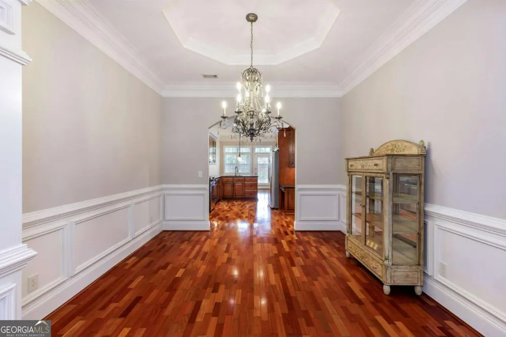 8720 Parker PL Roswell, GA 30076