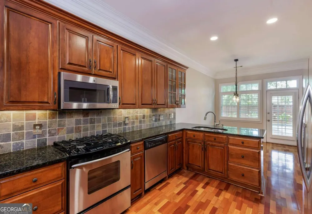 8720 Parker PL Roswell, GA 30076