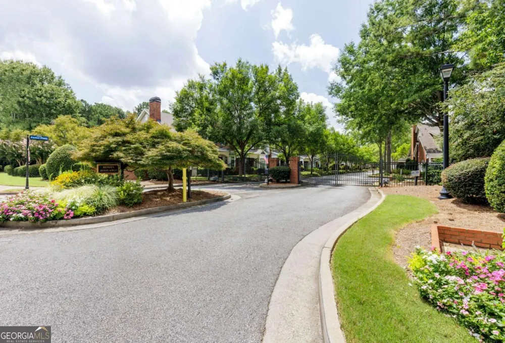 8720 Parker PL Roswell, GA 30076