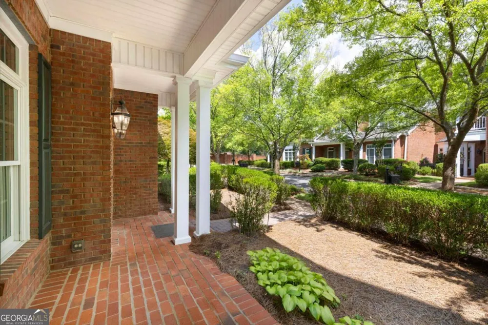 8720 Parker PL Roswell, GA 30076