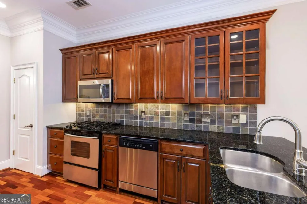 8720 Parker PL Roswell, GA 30076