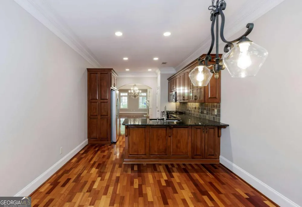 8720 Parker PL Roswell, GA 30076