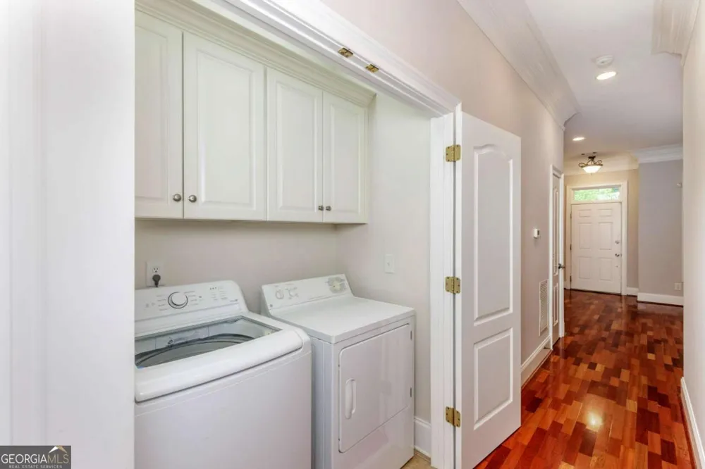 8720 Parker PL Roswell, GA 30076
