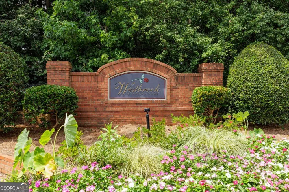 8720 Parker PL Roswell, GA 30076