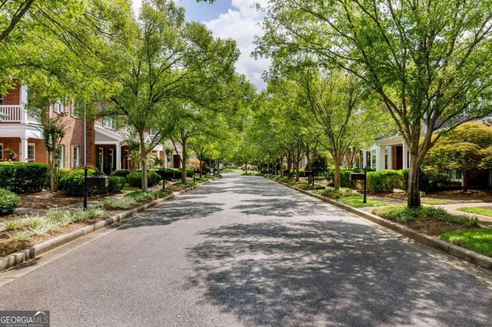 8720 Parker PL Roswell, GA 30076