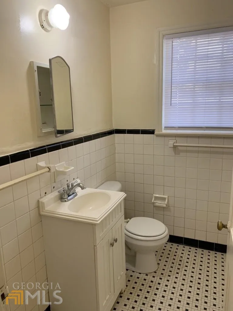 1451 Milledge AVE Athens, GA 30605