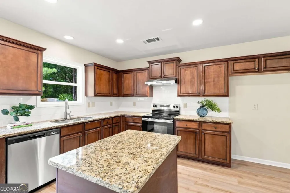 4128 Brynhill LN Buford, GA 30518