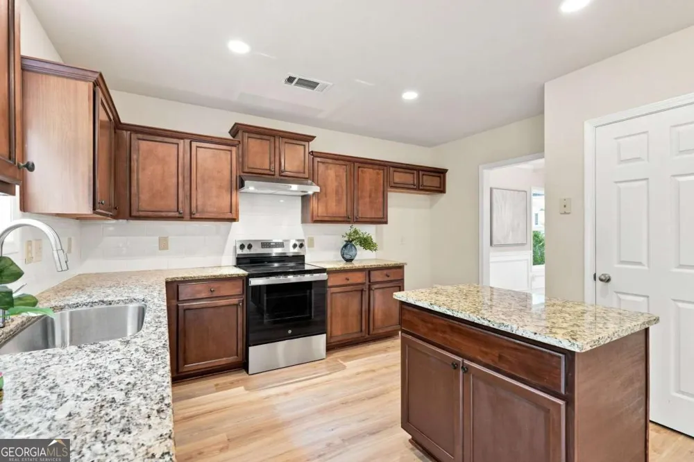 4128 Brynhill LN Buford, GA 30518