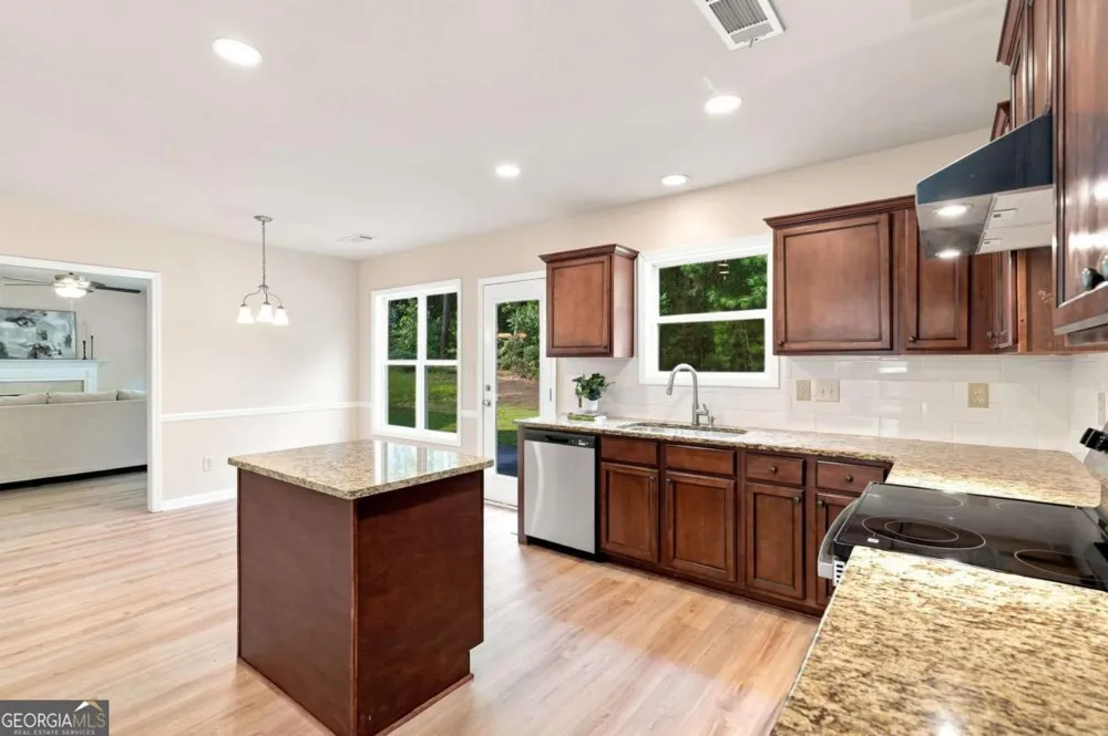4128 Brynhill LN Buford, GA 30518
