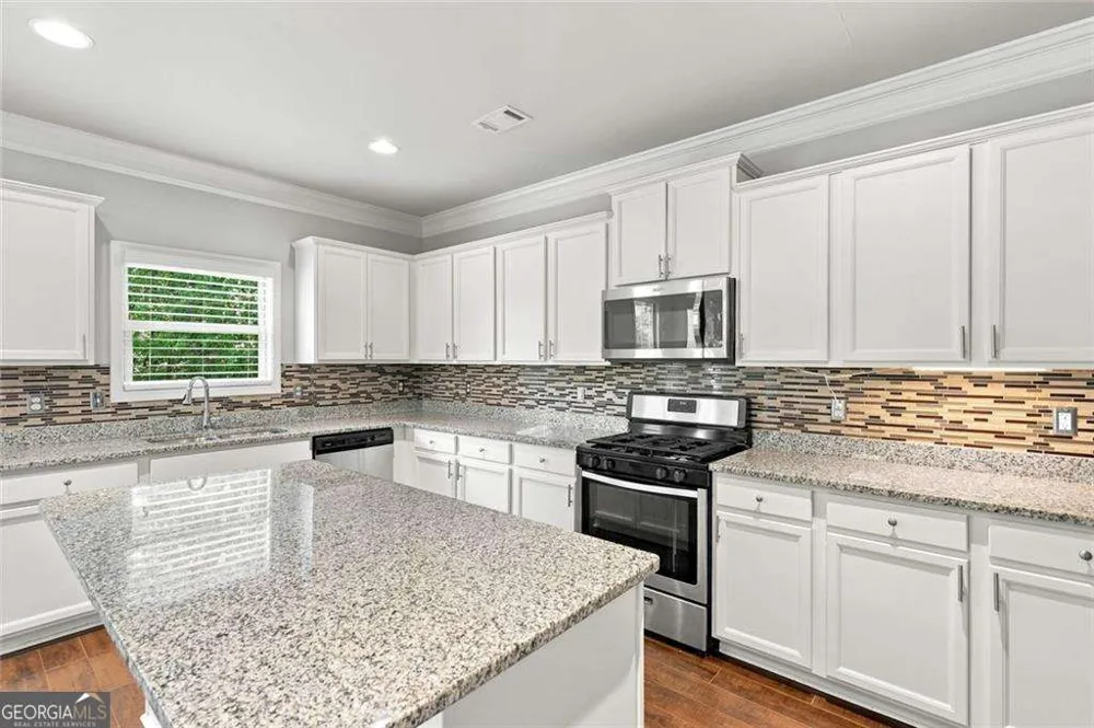 268 Oak RD Lawrenceville, GA 30044