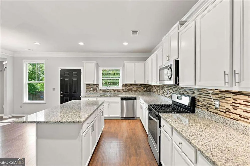 268 Oak RD Lawrenceville, GA 30044