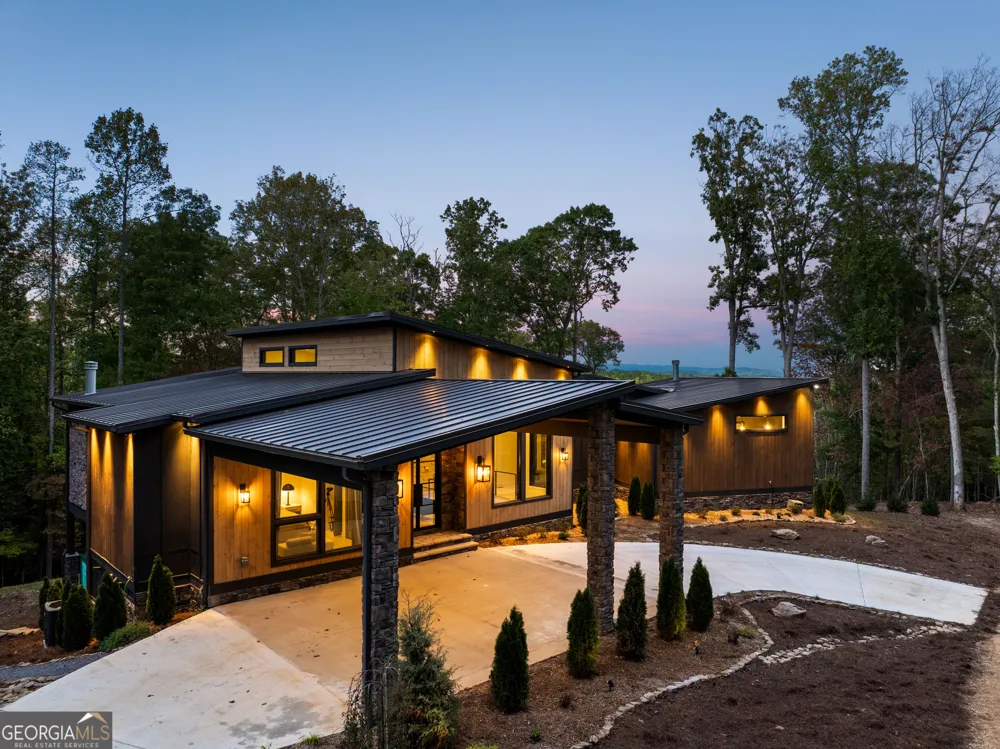 103 Dry Branch RD Blue Ridge, GA 30513