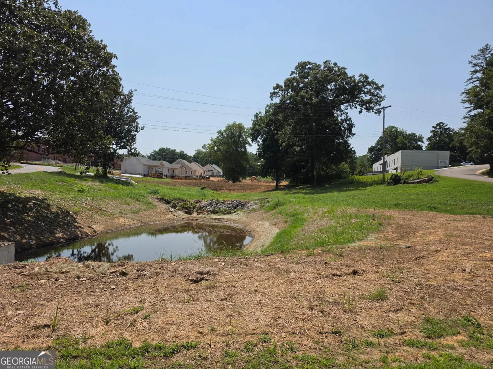 100 Thomas RD Fort Oglethorpe, GA 30742