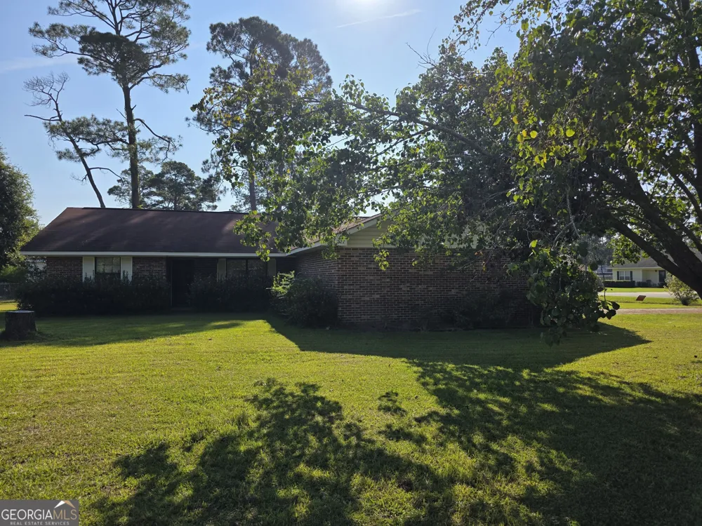 227 Colonial DR Baxley, GA 31513
