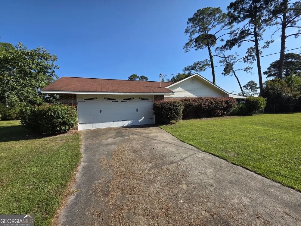 227 Colonial DR Baxley, GA 31513