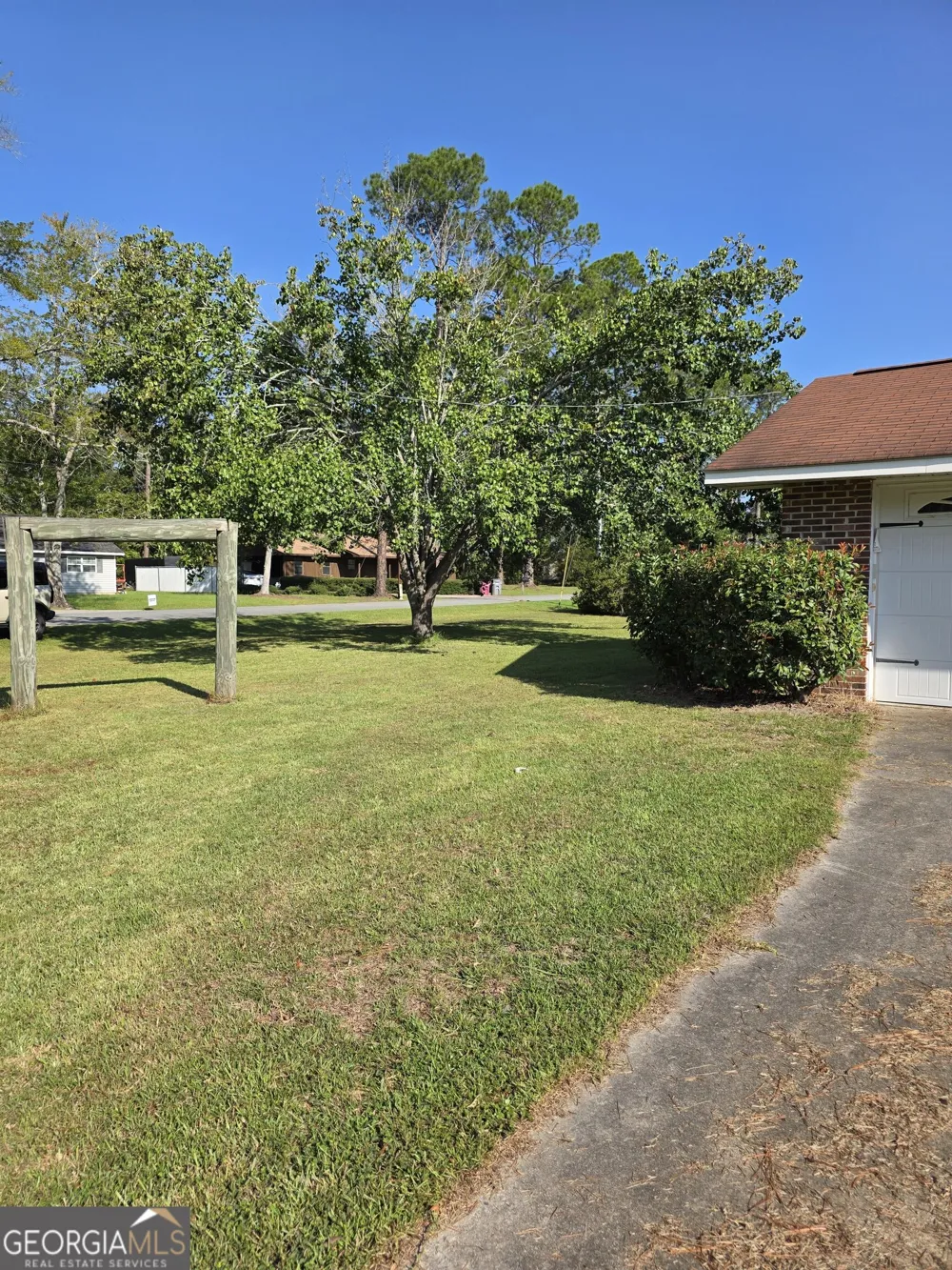 227 Colonial DR Baxley, GA 31513