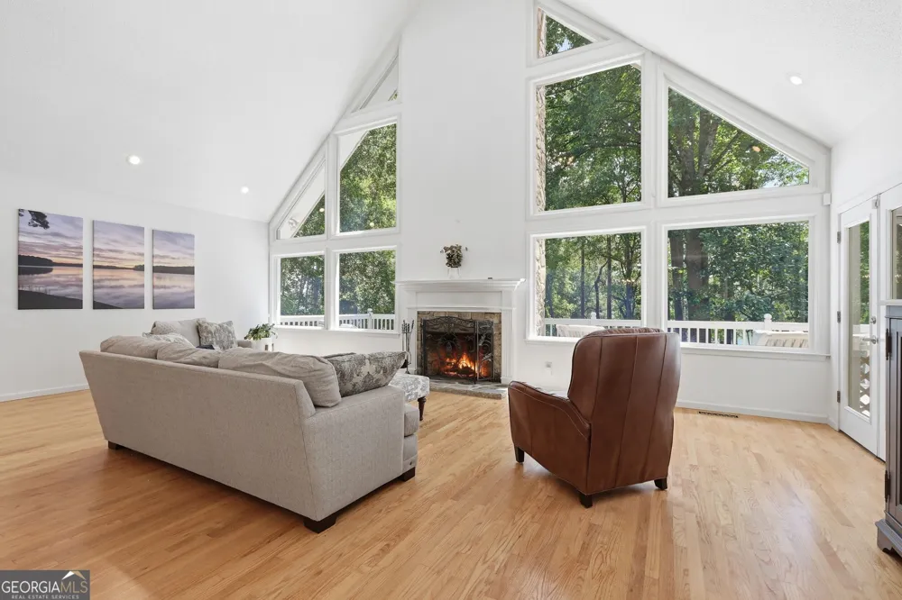 675 Currahee Ridge RD Toccoa, GA 30577