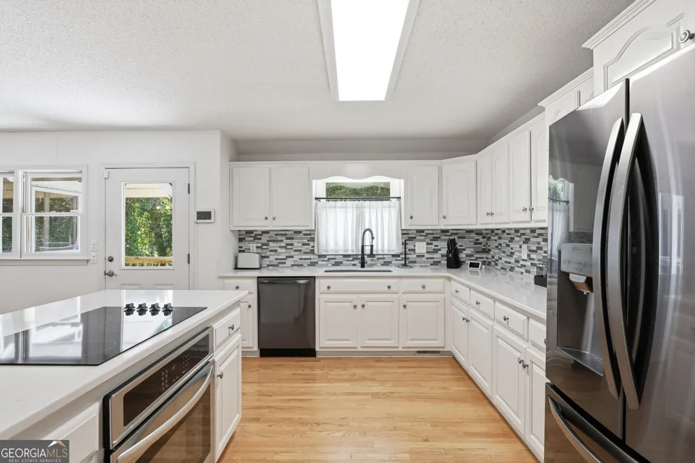 675 Currahee Ridge RD Toccoa, GA 30577