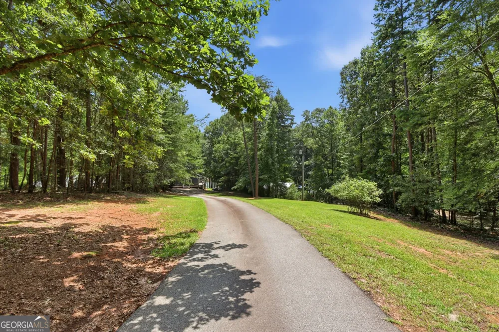 675 Currahee Ridge RD Toccoa, GA 30577