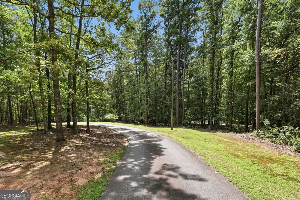 675 Currahee Ridge RD Toccoa, GA 30577