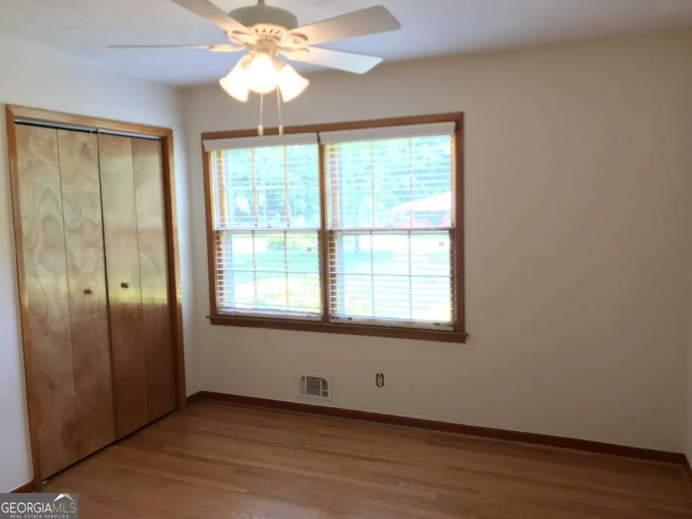 1321 Mary Dale DR Lilburn, GA 30047