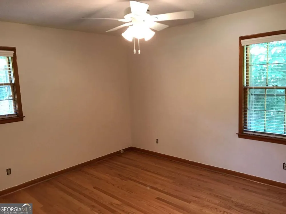 1321 Mary Dale DR Lilburn, GA 30047