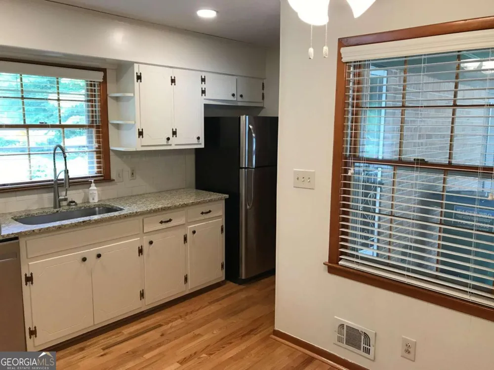 1321 Mary Dale DR Lilburn, GA 30047