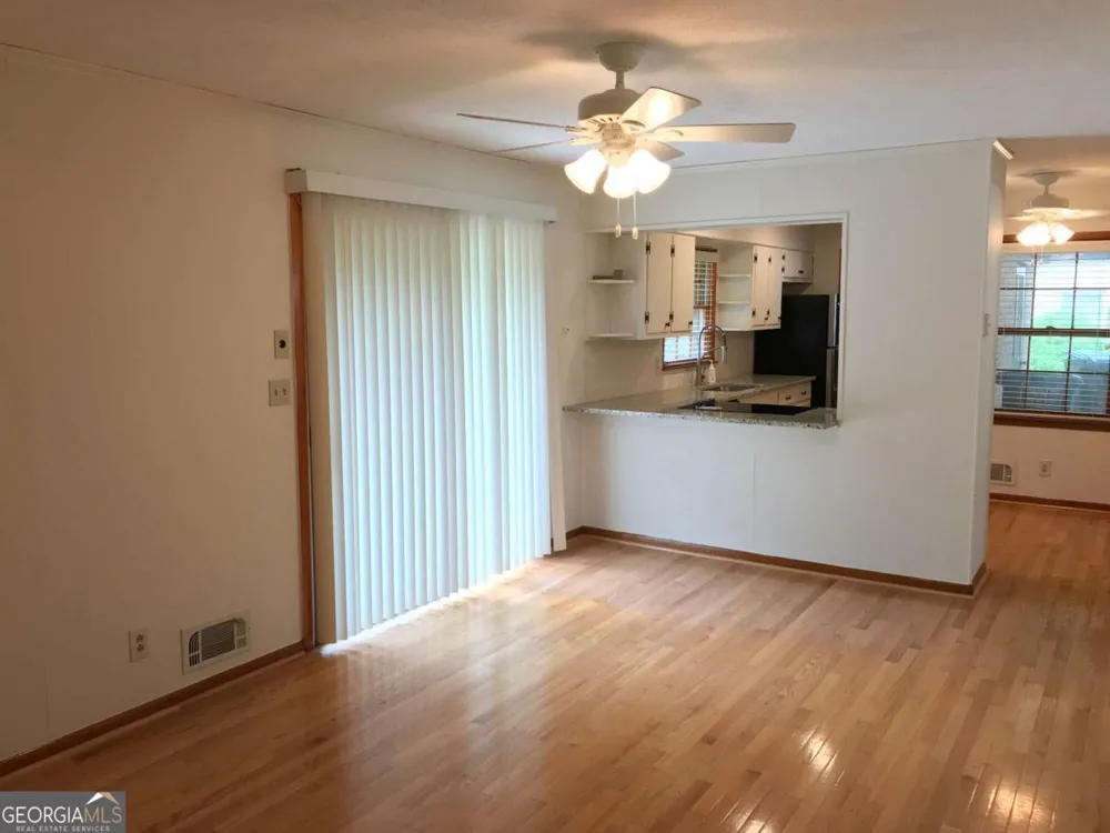 1321 Mary Dale DR Lilburn, GA 30047