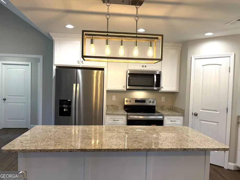 221 Buckingham Parc CIR East Dublin, GA 31027