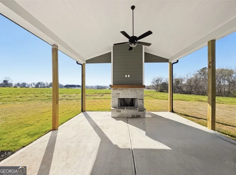 131 Palisade DR Rydal, GA 30171