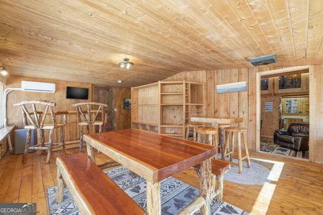 355 Henslee Hollow LN Rabun Gap, GA 30568