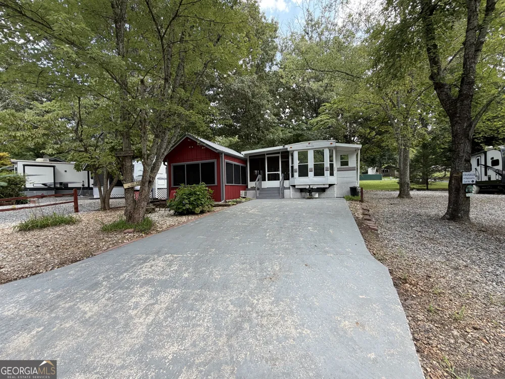 66 Maple Wood LN Cleveland, GA 30528