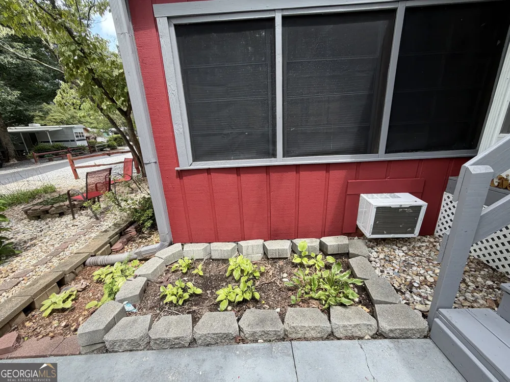 66 Maple Wood LN Cleveland, GA 30528