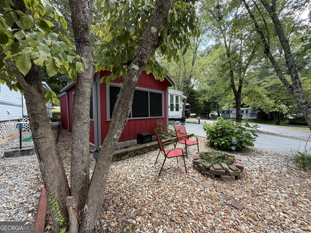 66 Maple Wood LN Cleveland, GA 30528