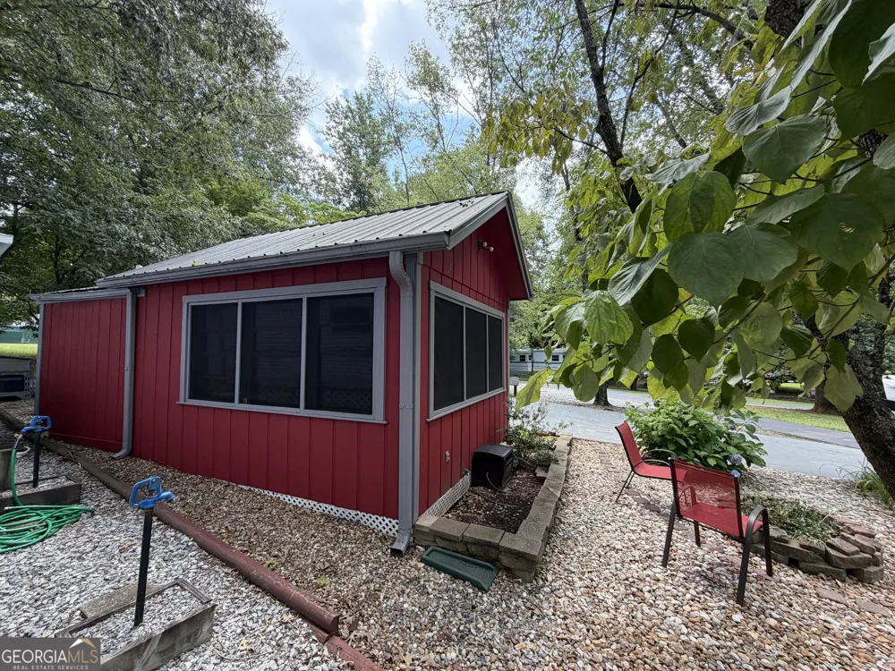 66 Maple Wood LN Cleveland, GA 30528