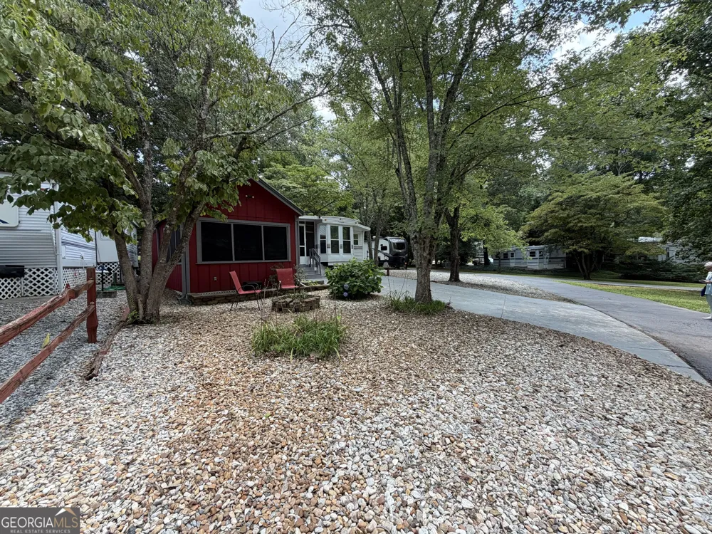 66 Maple Wood LN Cleveland, GA 30528