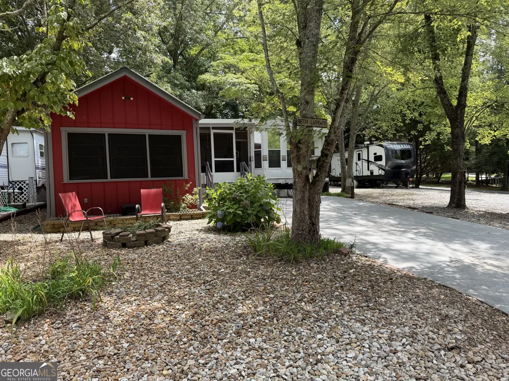 66 Maple Wood LN Cleveland, GA 30528
