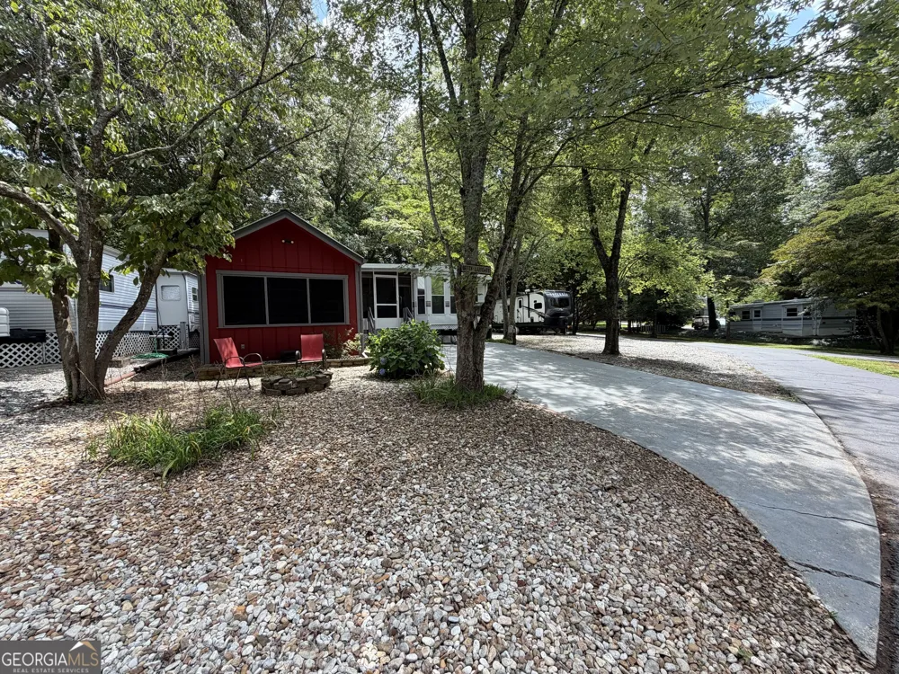 66 Maple Wood LN Cleveland, GA 30528