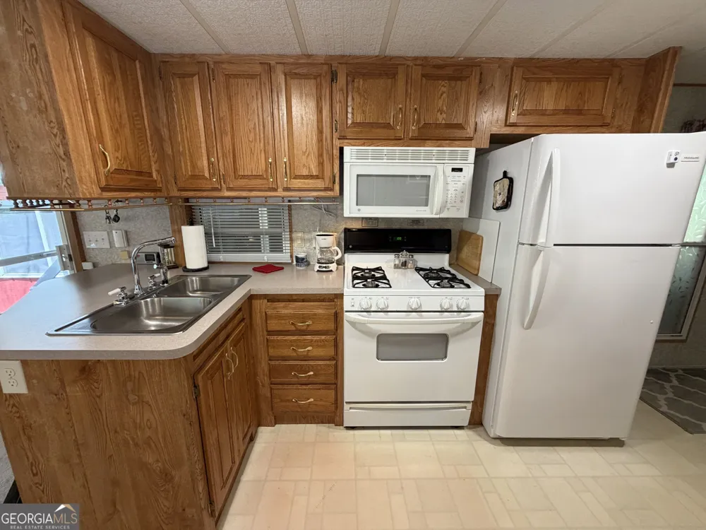 66 Maple Wood LN Cleveland, GA 30528