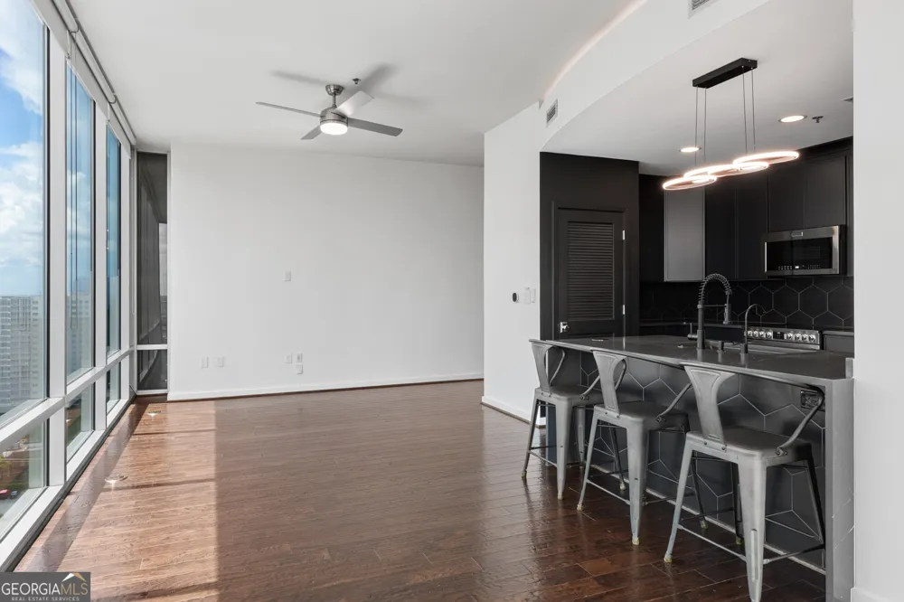 923 Peachtree ST NE Atlanta, GA 30309