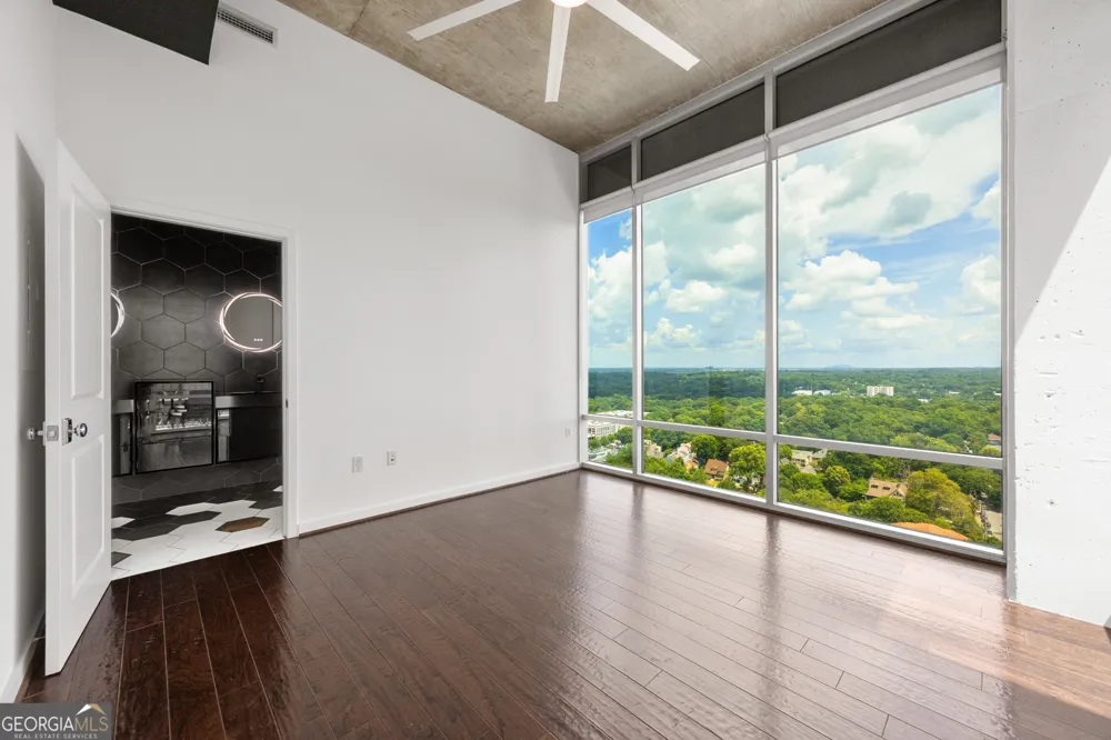 923 Peachtree ST NE Atlanta, GA 30309