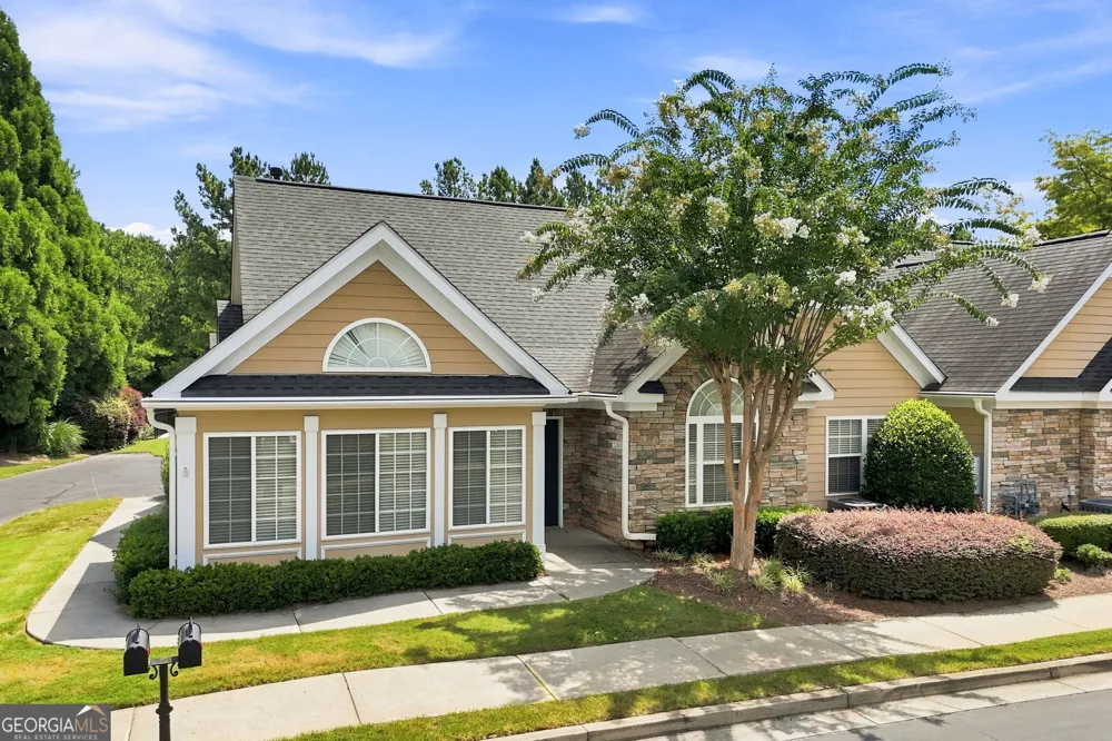 3204 Village LN Roswell, GA 30075