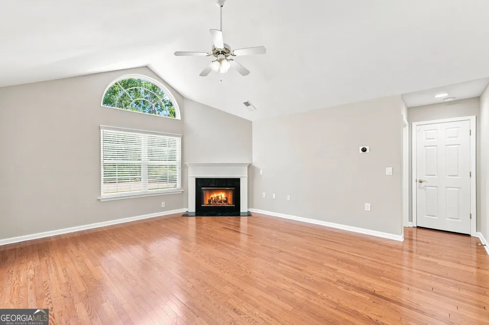 3204 Village LN Roswell, GA 30075