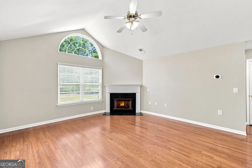 3204 Village LN Roswell, GA 30075