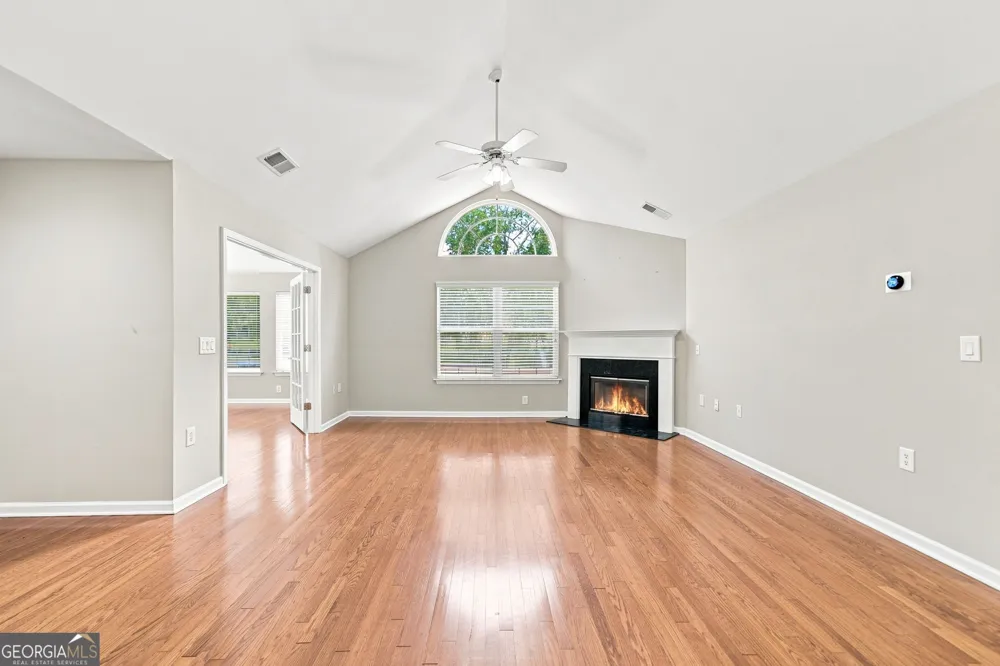 3204 Village LN Roswell, GA 30075