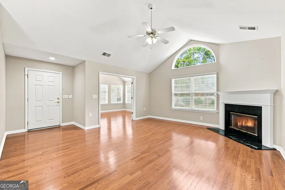 3204 Village LN Roswell, GA 30075