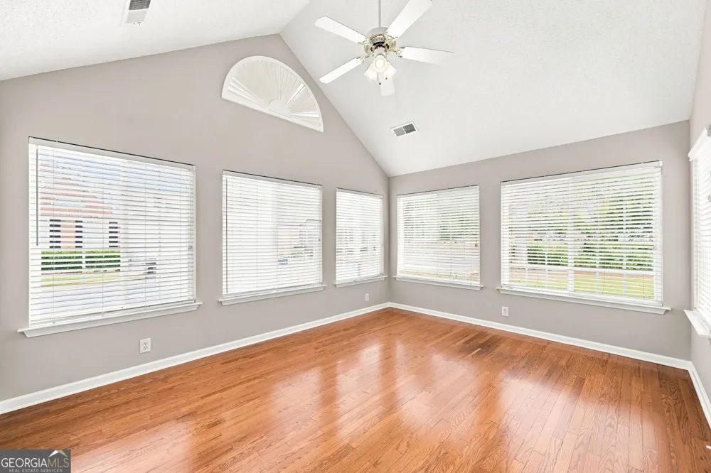 3204 Village LN Roswell, GA 30075