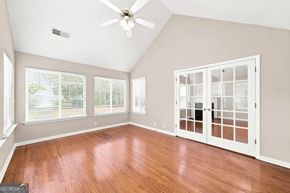 3204 Village LN Roswell, GA 30075