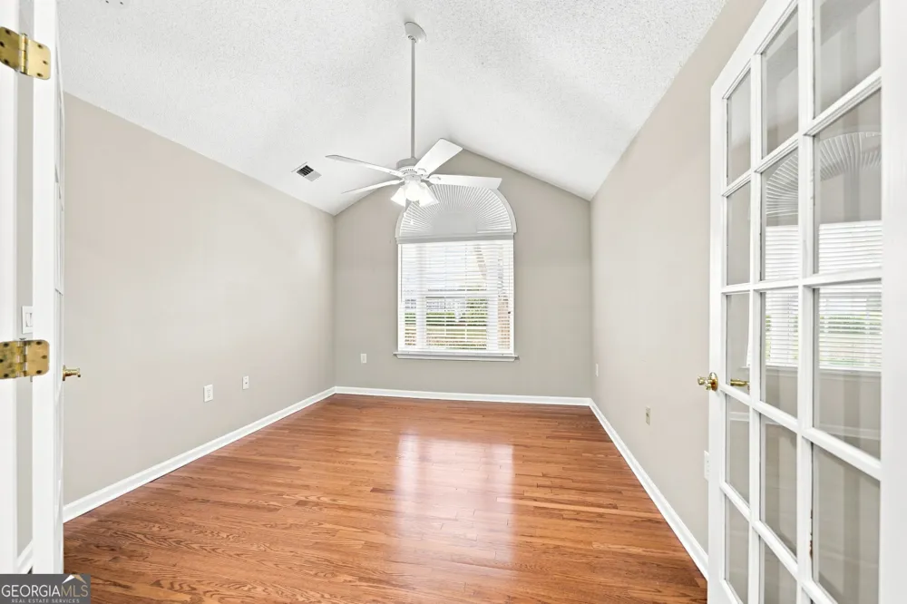 3204 Village LN Roswell, GA 30075