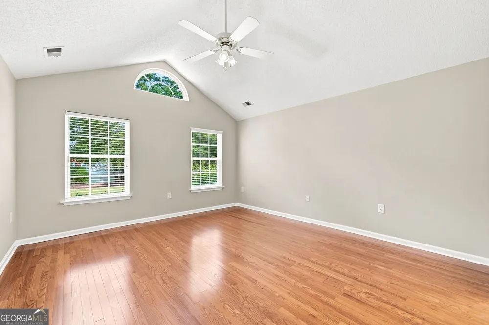 3204 Village LN Roswell, GA 30075